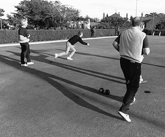 men bowling